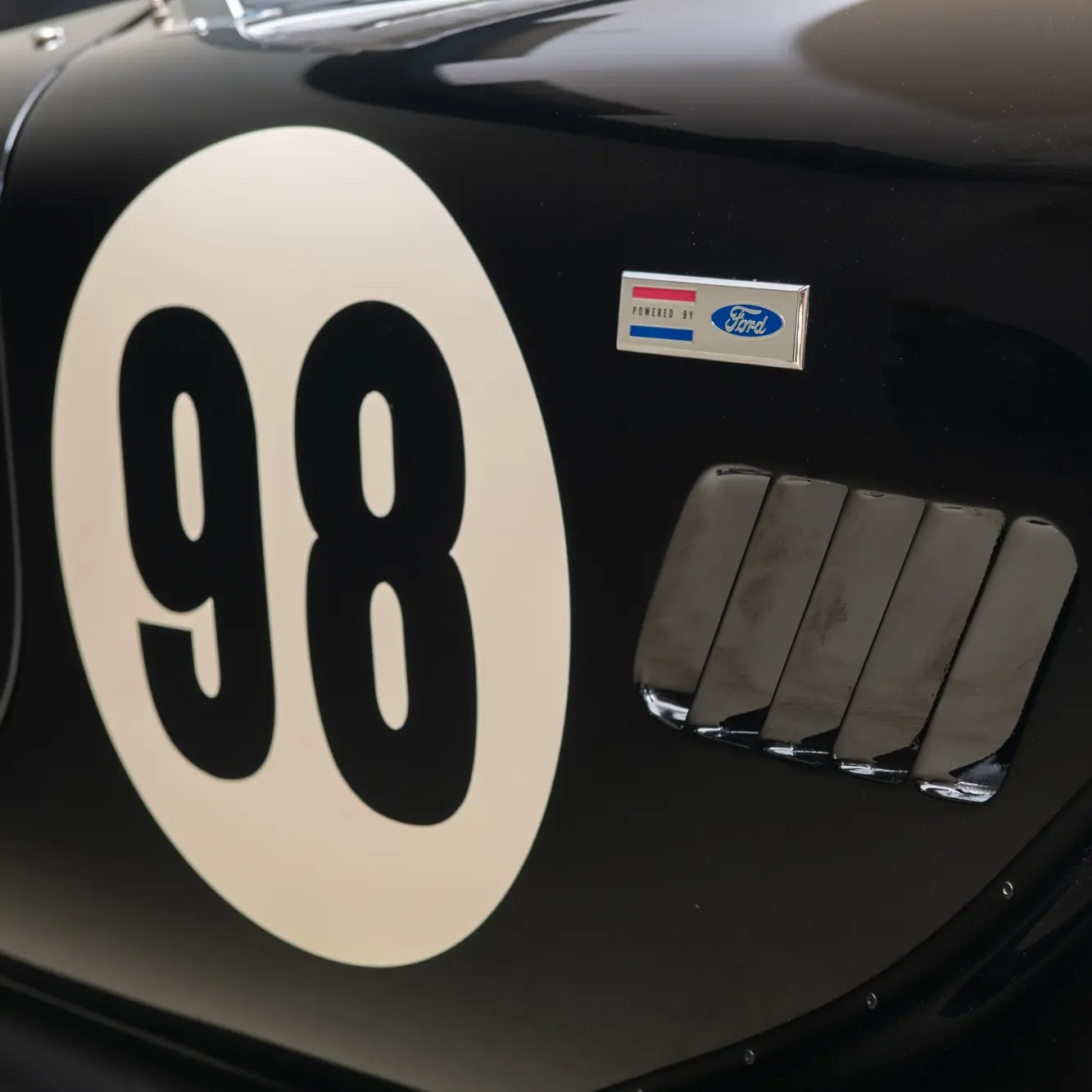 1963 Shelby Cobra 289 racing livery close up