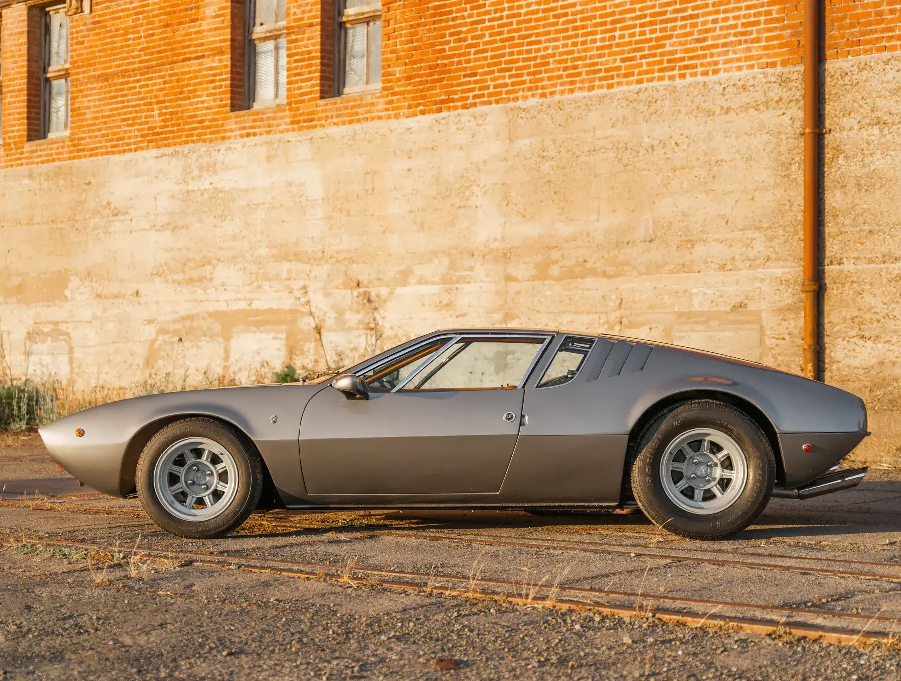 1969 DeTomaso Mangusta Side Profile