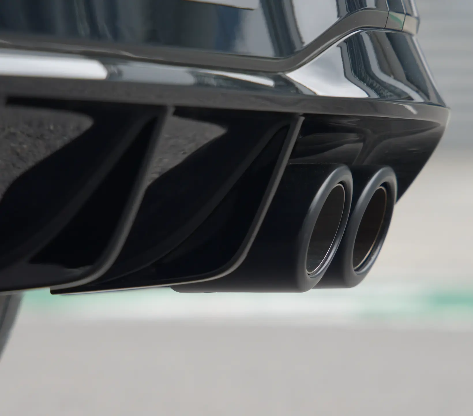 Exhaust, Rear Details