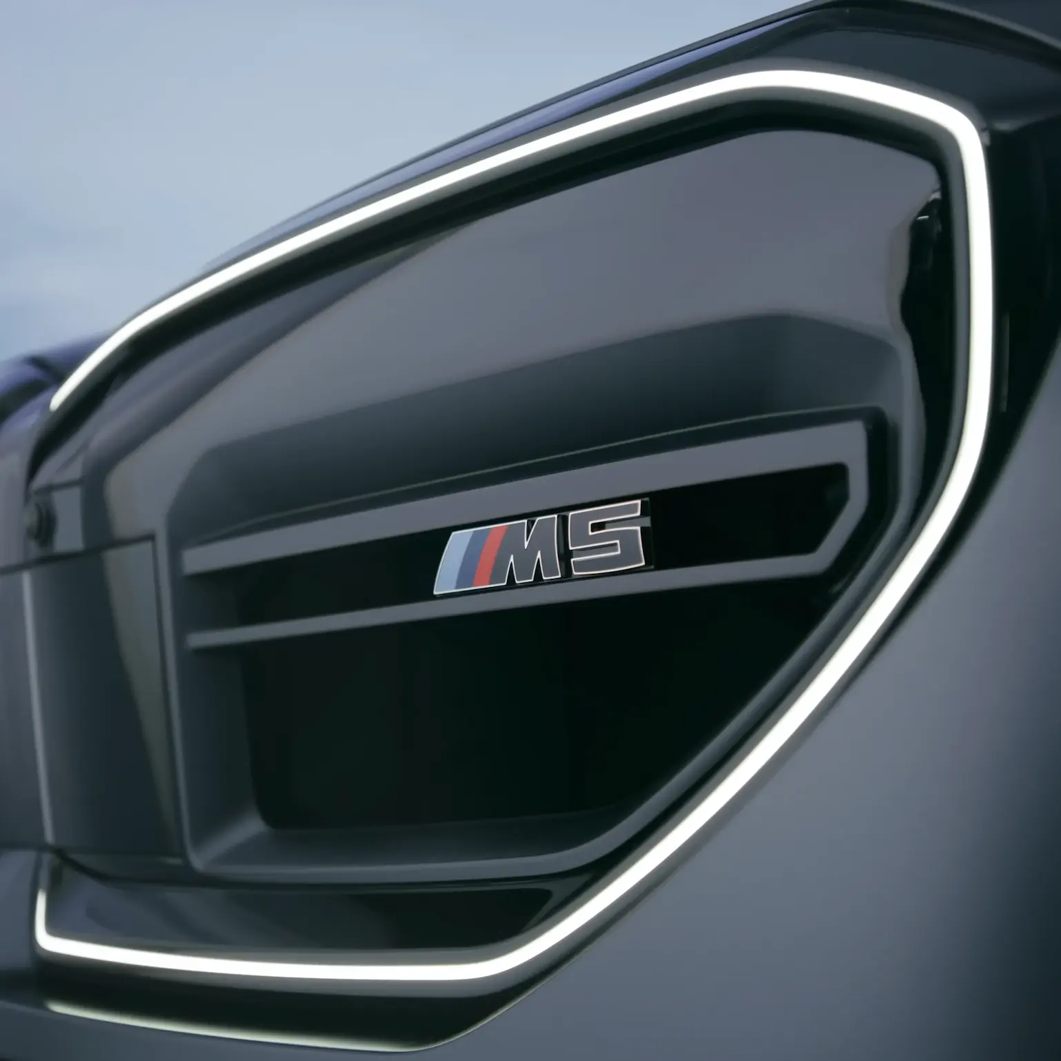 M5 badge on the new 2025 BMW M5