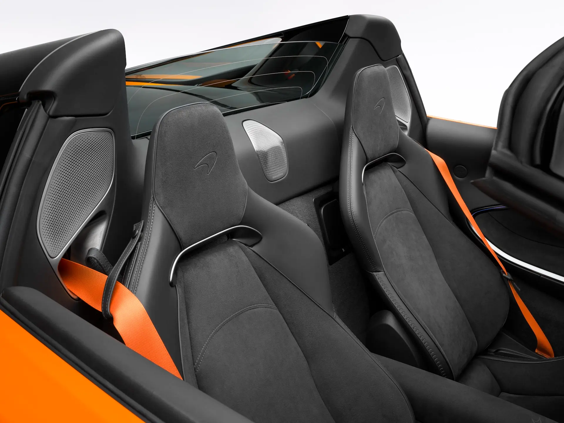 Seats in the McLaren Artura Spider