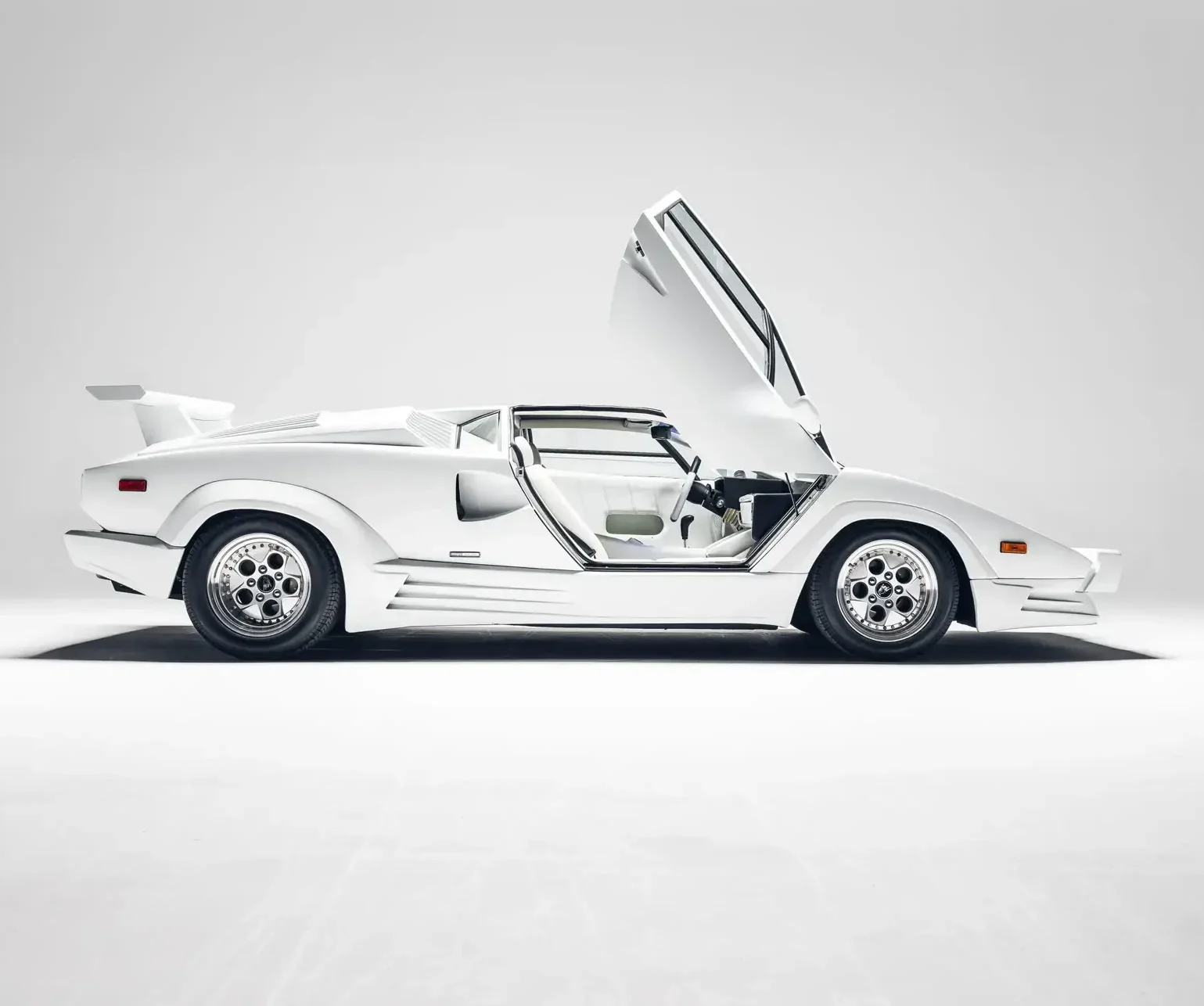 Wolf of Wall Street Lamborghini Countach Side Profile